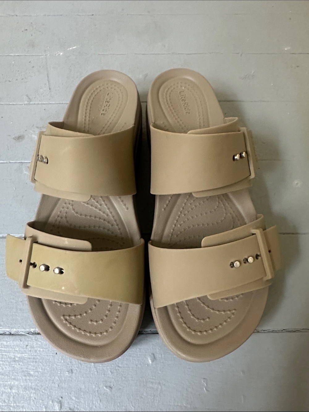 NWOT CROCS Brooklyn Platform Women's Lt Olive Double-Strap Literide Sandals